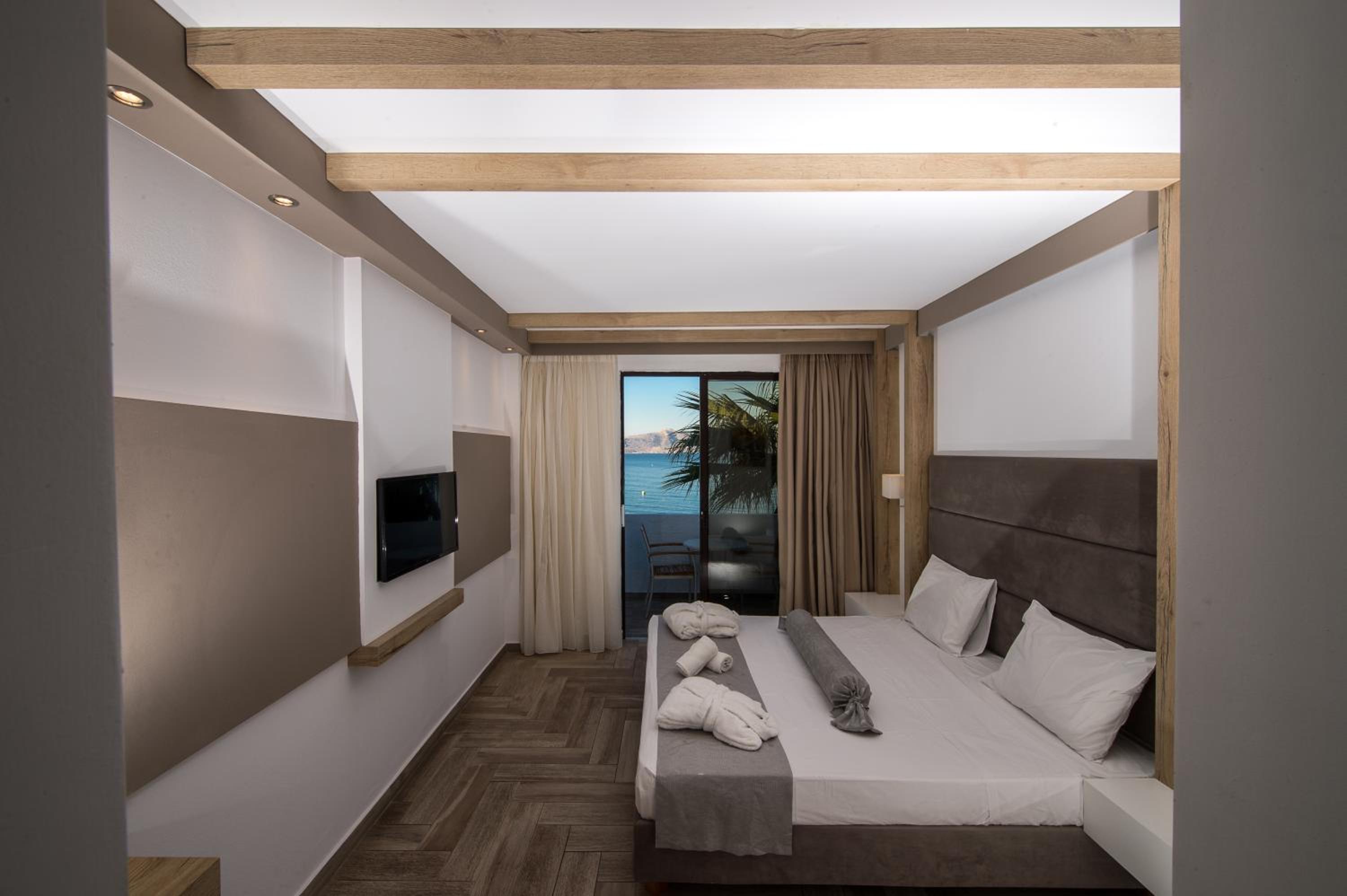 Lindian Jewel Hotel and Villas 13/50