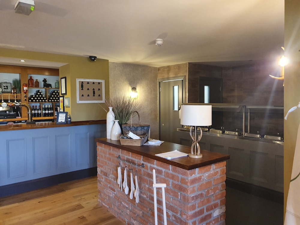 Cuttle Bridge Inn Hotel 9/28