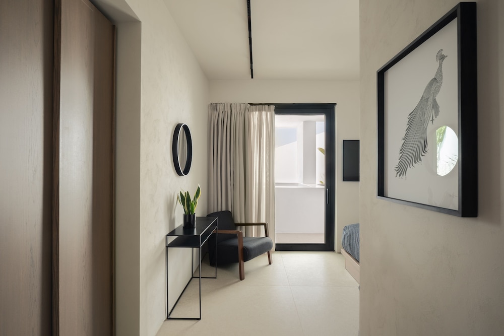 CUBIC Mykonos Seafront Design Suites 36/58