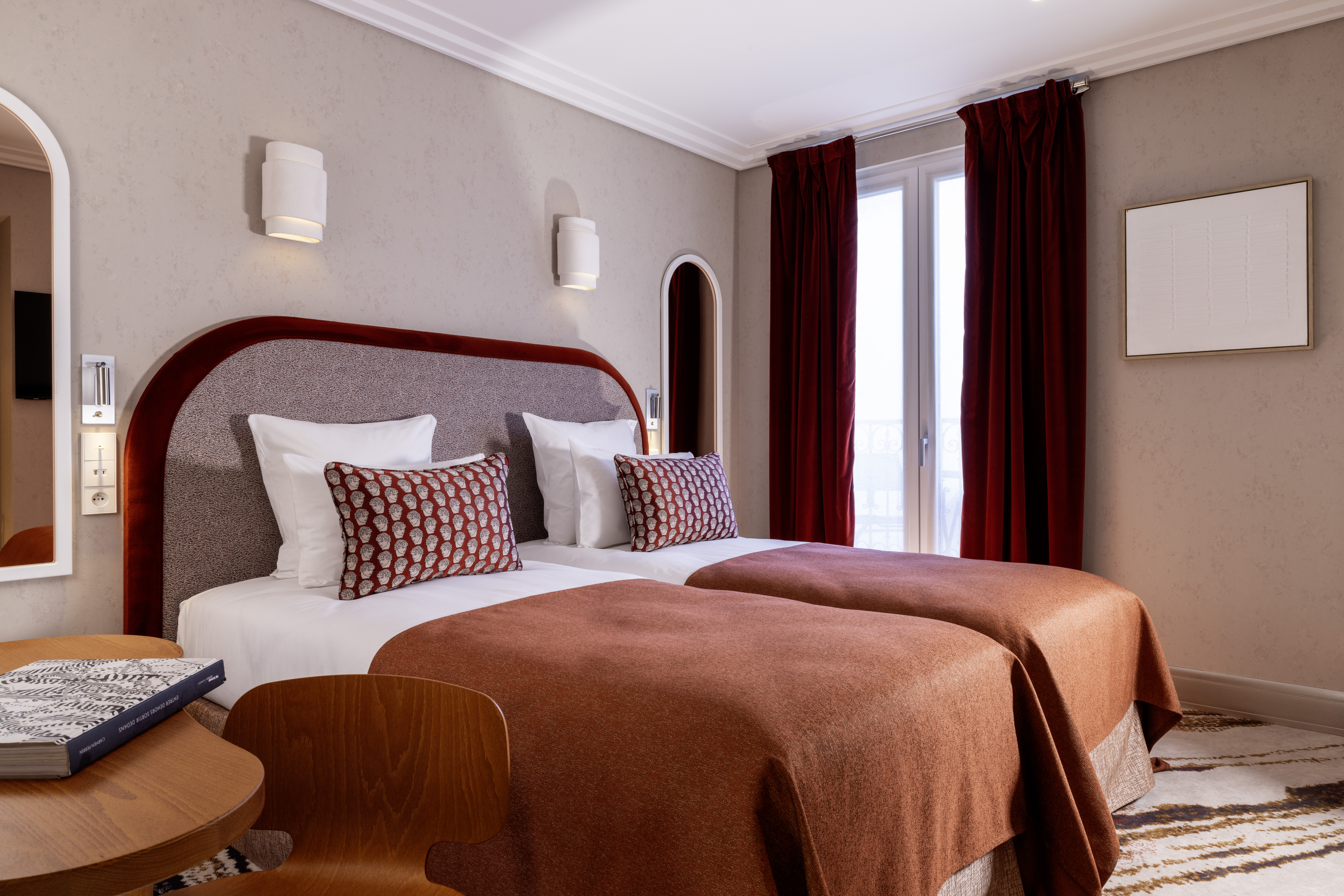 SUPERIOR, DOUBLE BED