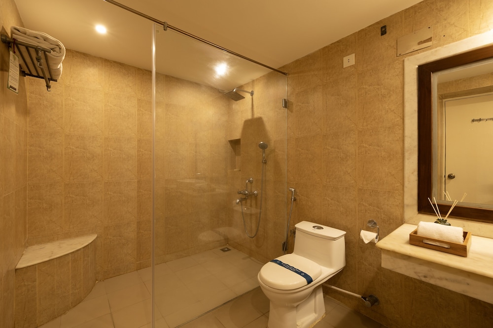 Hanu Reddy Residences Poes Garden 55/57