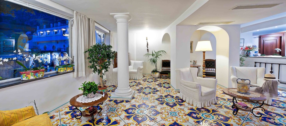 Savoia Hotel 67/80