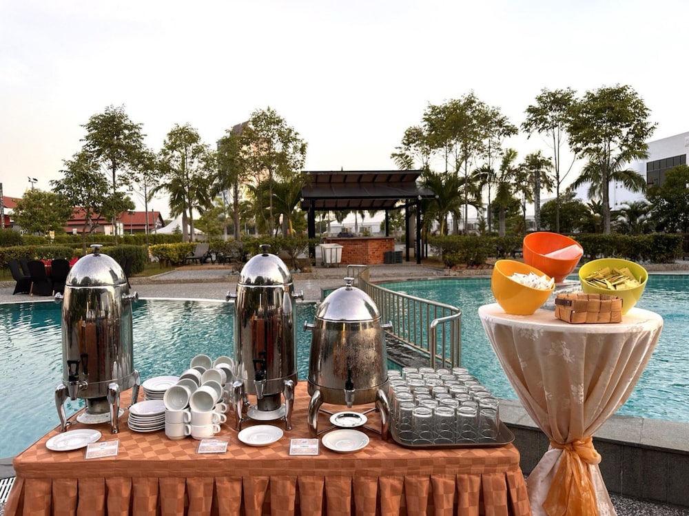 Mitc Hotel 45/65