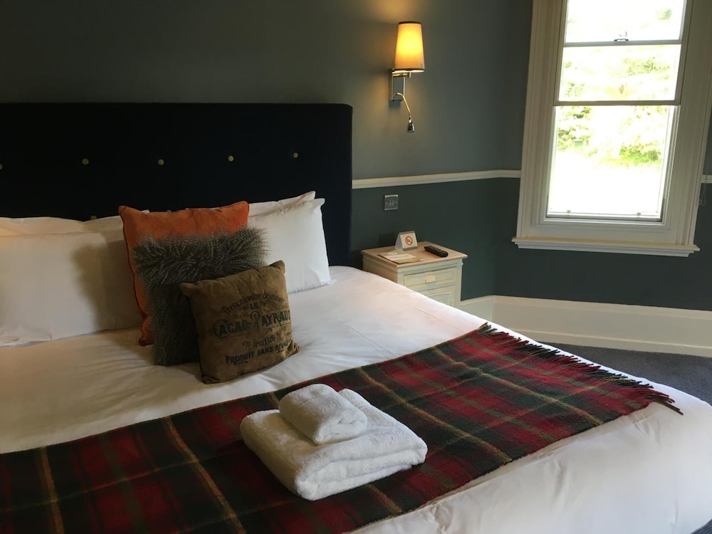 Worplesdon Place Hotel 42/70