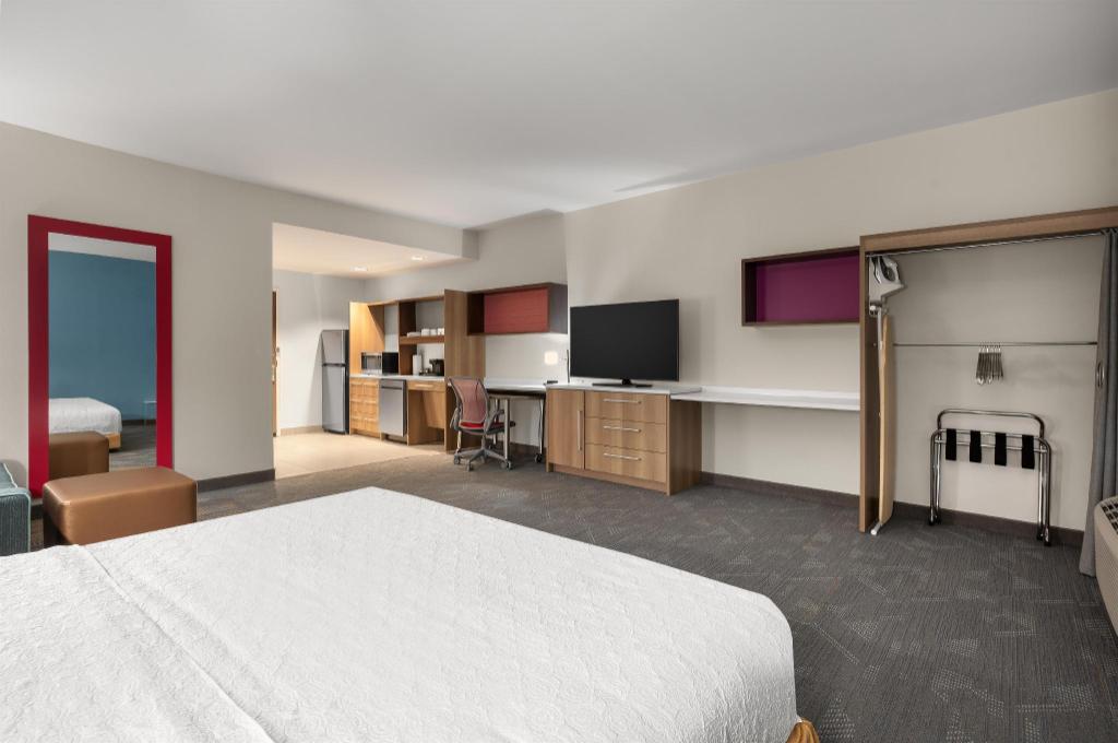 STUDIO, SUITE, KING BED, ACCESSIBLE