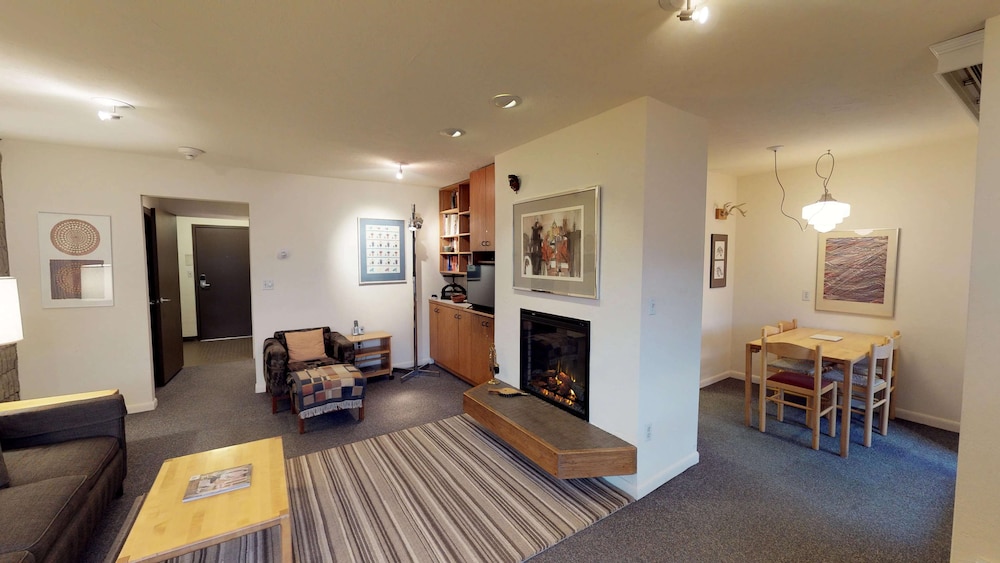 Vail 21 Condominiums 43/60