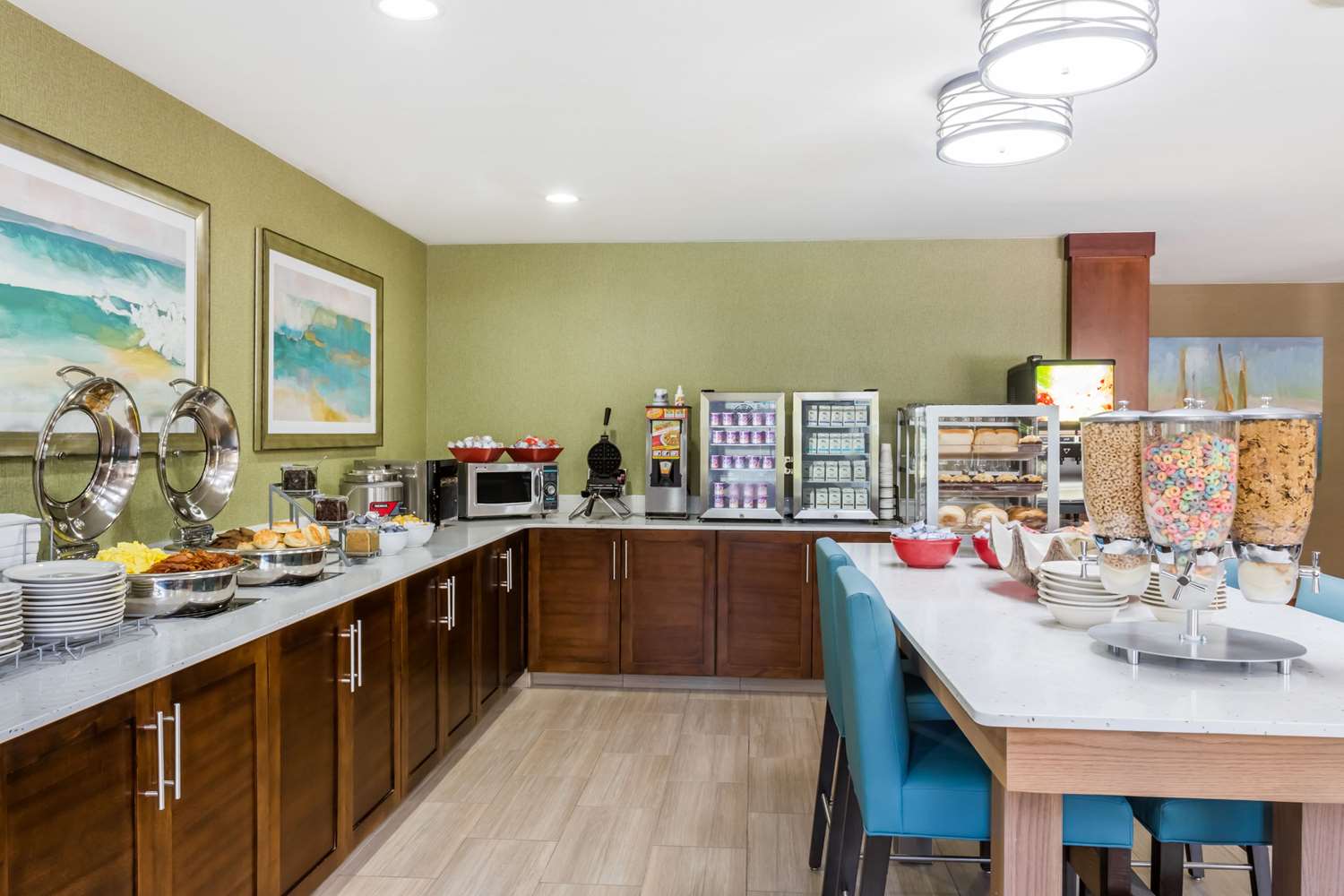 Hawthorn Extended Stay by Wyndham Naples 32/54