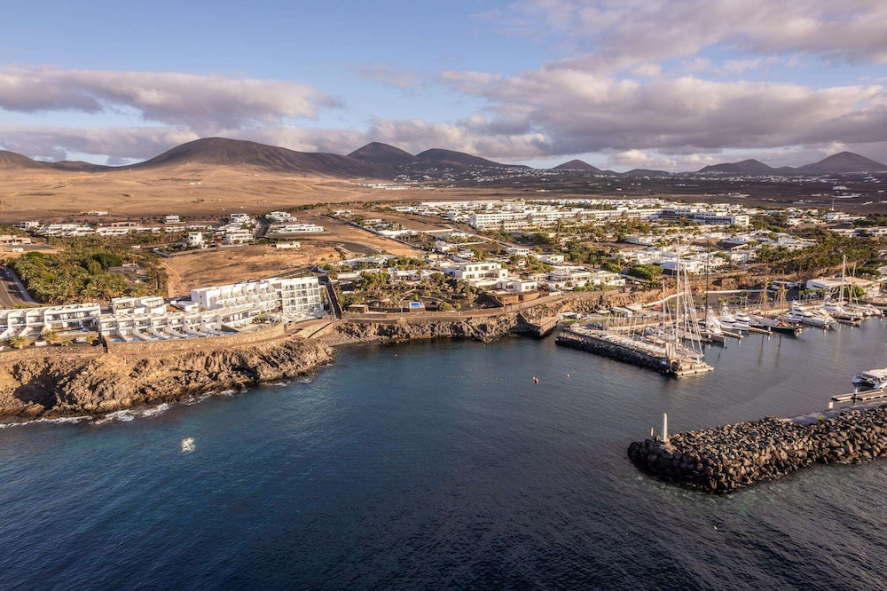 Royal Marina Suites Boutique Hotel 40/50