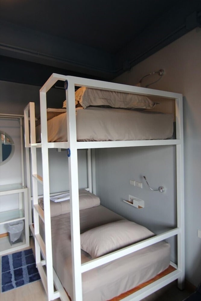The Moon Hostel Hua Hin 7/68