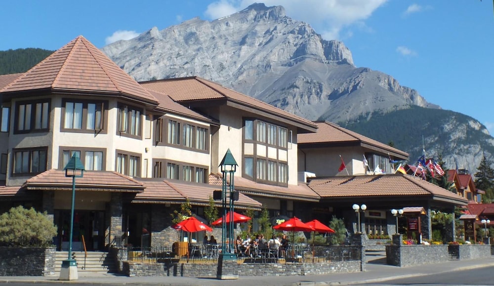 Elk Avenue Hotel 4/46