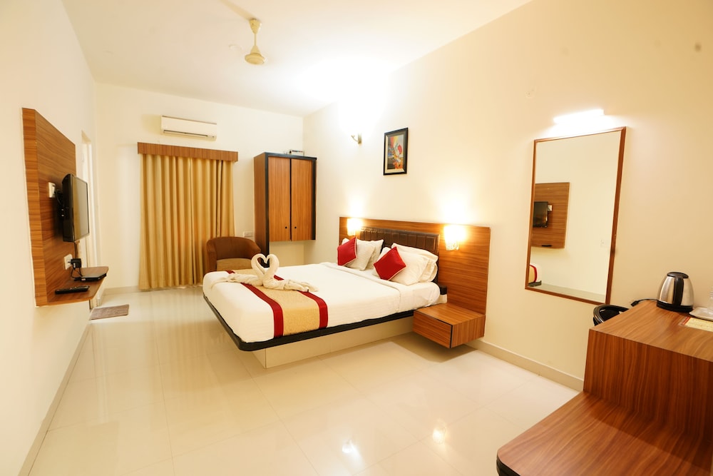 HOTEL GRAND BEE 25/50