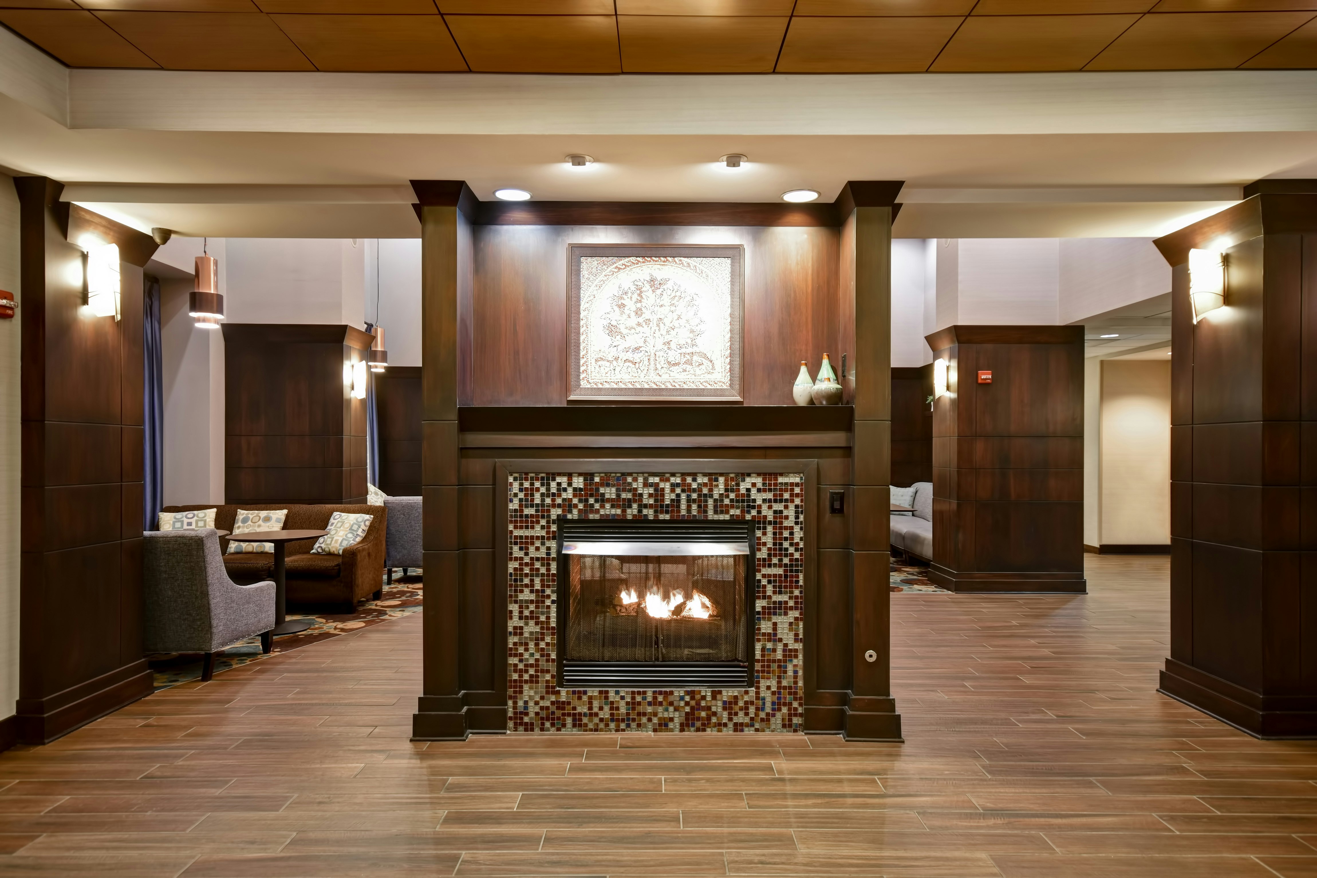 Hampton Inn Suites Detroit Canton 13/89
