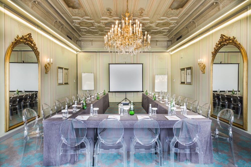 Bosphorus Palace Hotel Special Class 69/79