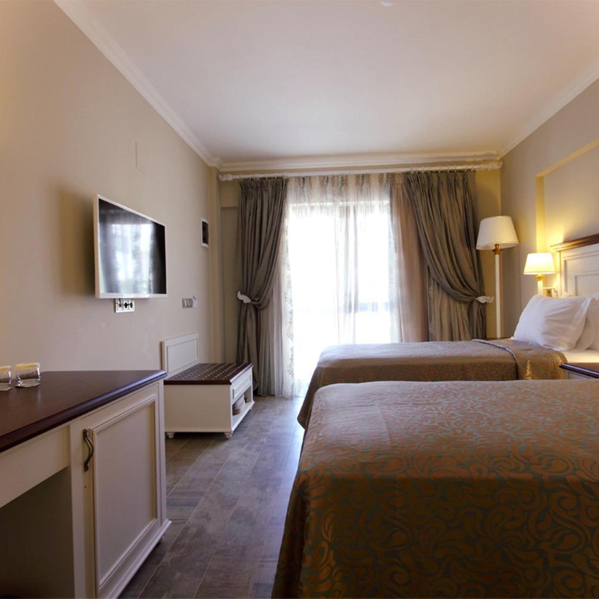 Deluxe, French Balcony