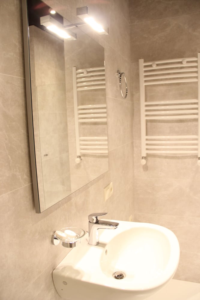 Super Luxury Apartments 49/50