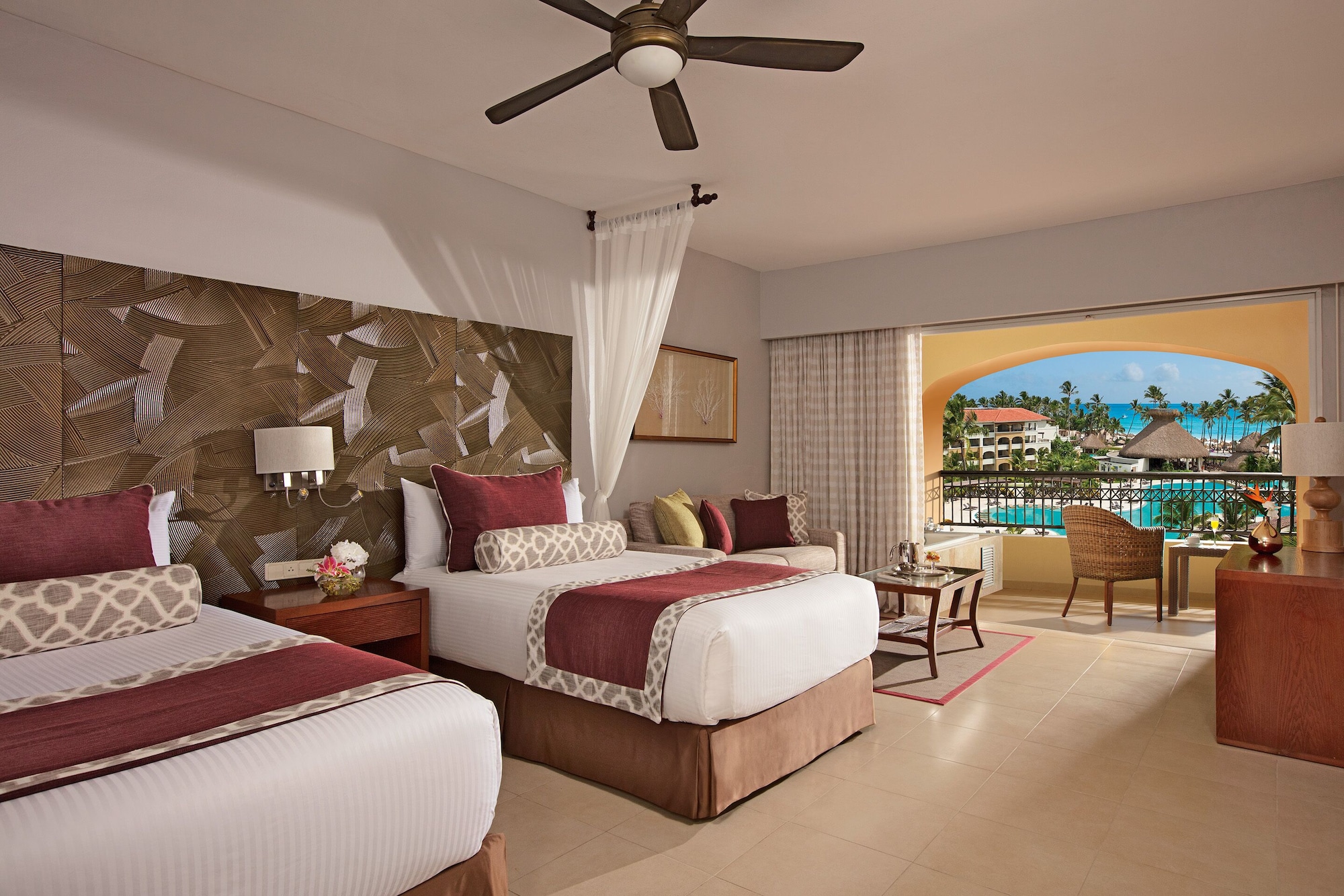 Preferred Club, Deluxe, 2 Double Beds, Partial Ocean View, Dreams Royal Beach (former Now Larimar) 2/4