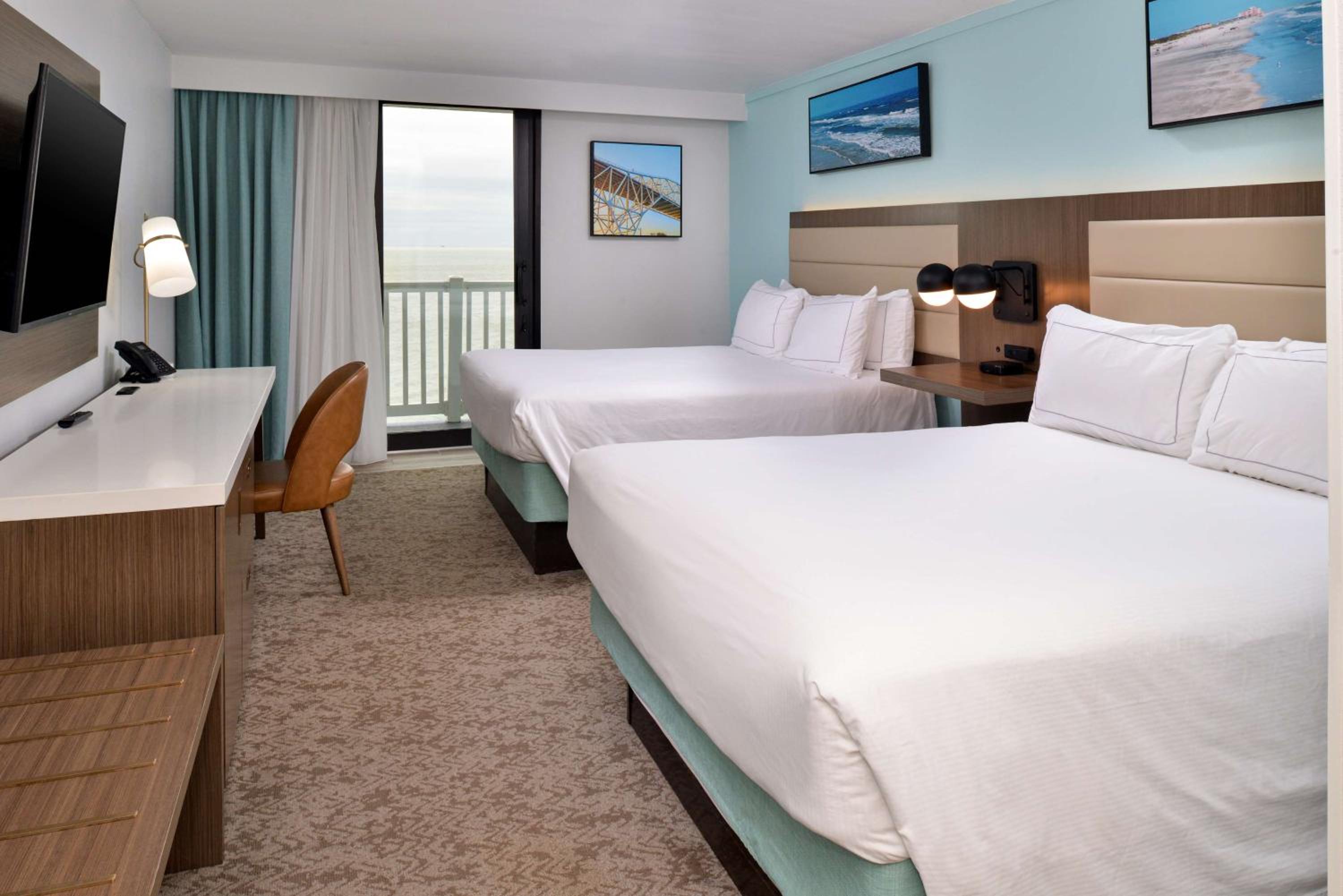 PREMIUM, 2 QUEEN BEDS, BAY VIEW, HIGH FLOOR