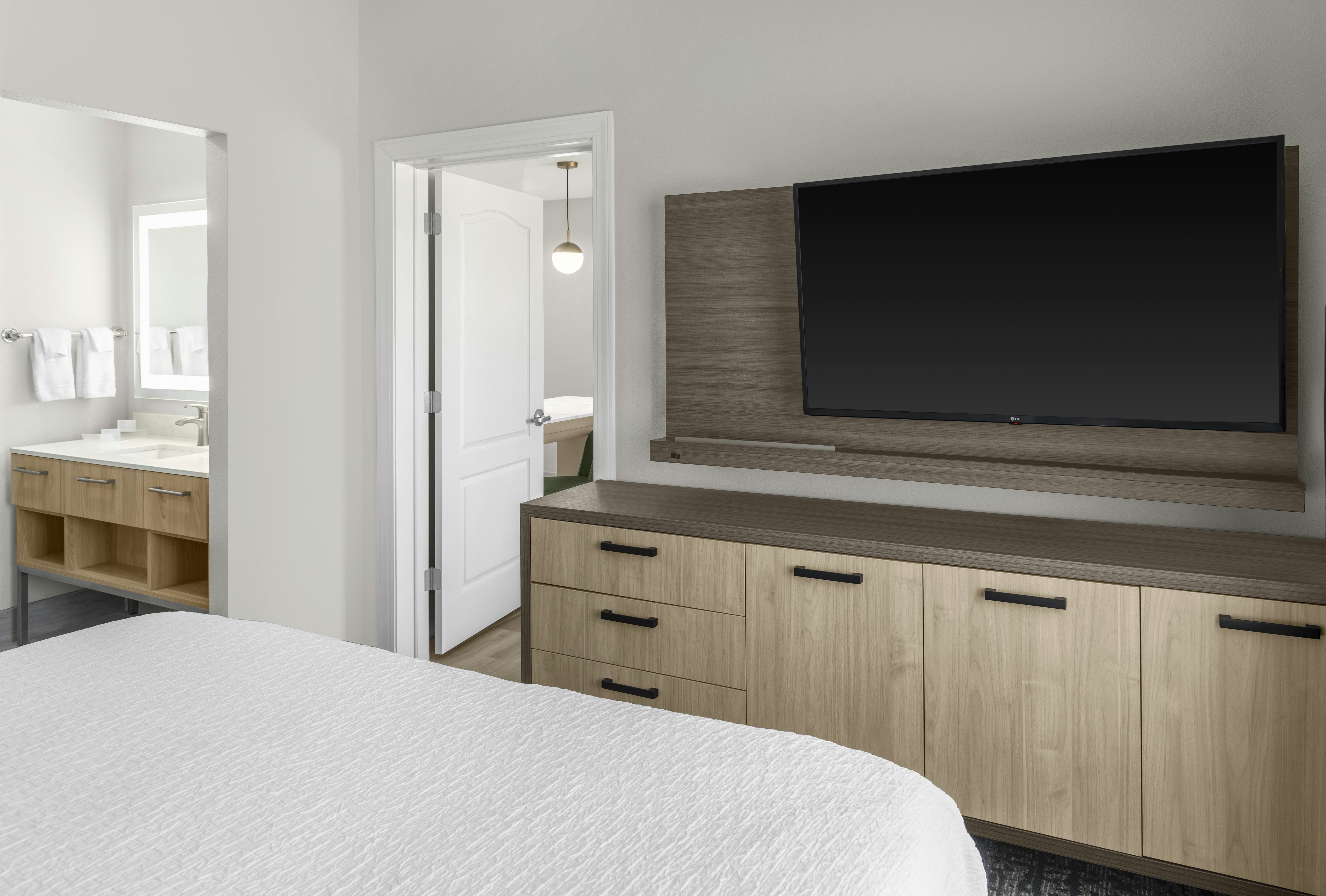 غرفة بسرير كينج بغرفة نوم واحدة، Homewood Suites By Hilton Fayetteville 2/6