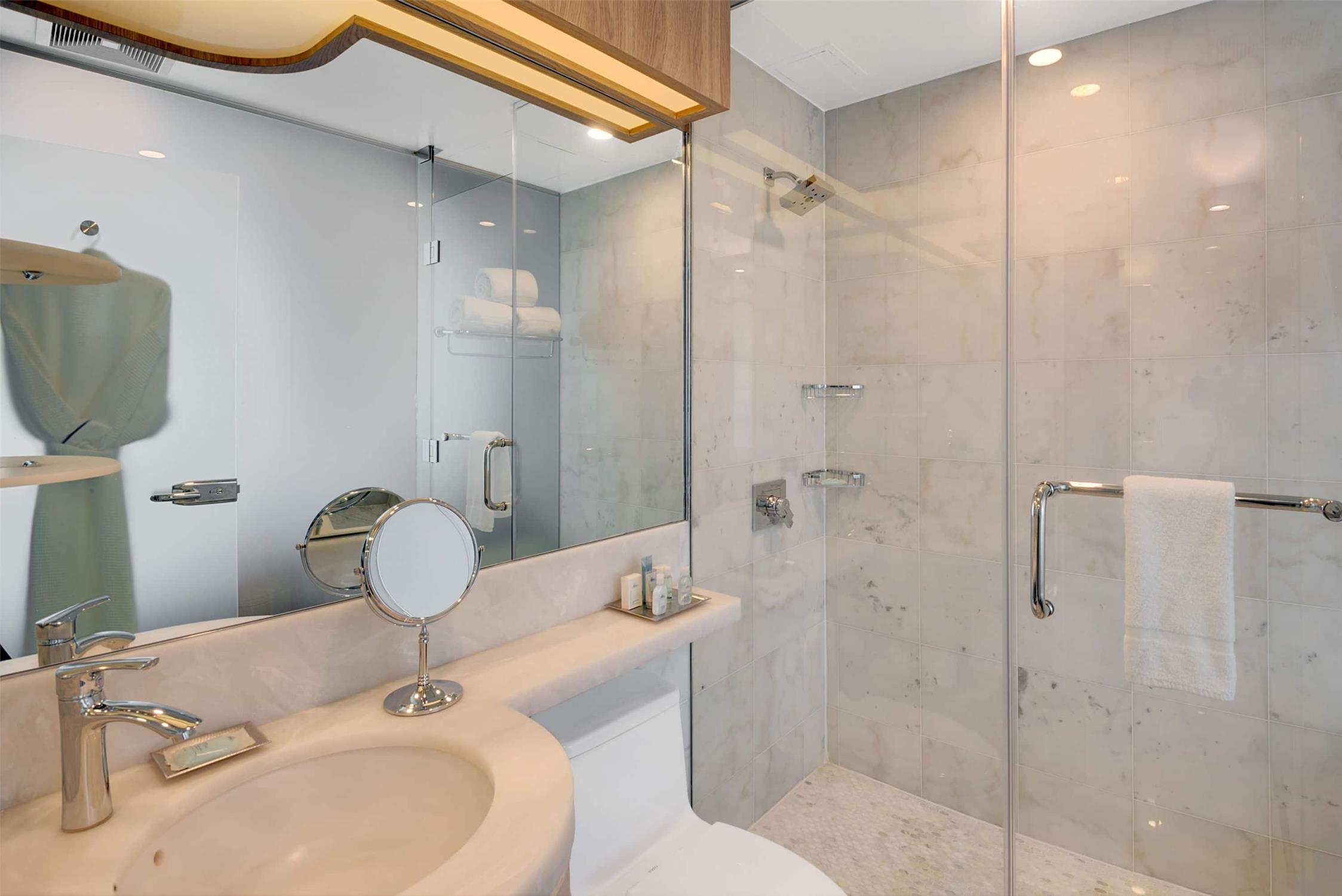 Wyndham Garden Brooklyn Sunset Park 33/34