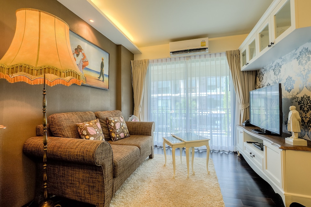 The Title Boutique Condotel 44/65