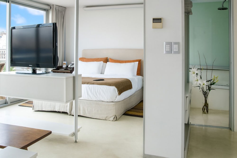 Suite, Balcony
