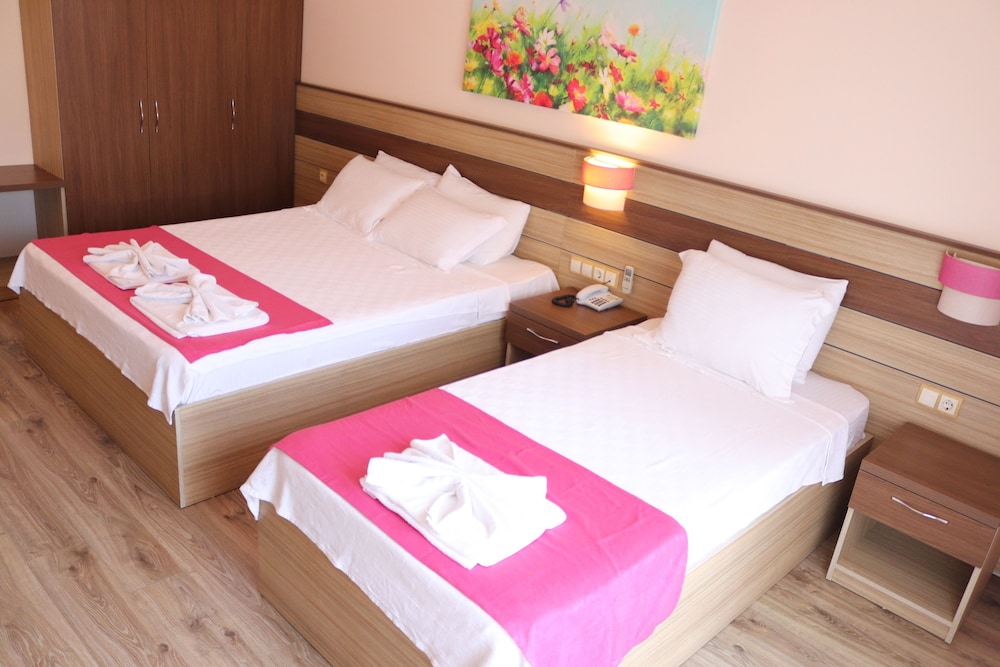 Eden Pyara Hotel Turunc 61/106