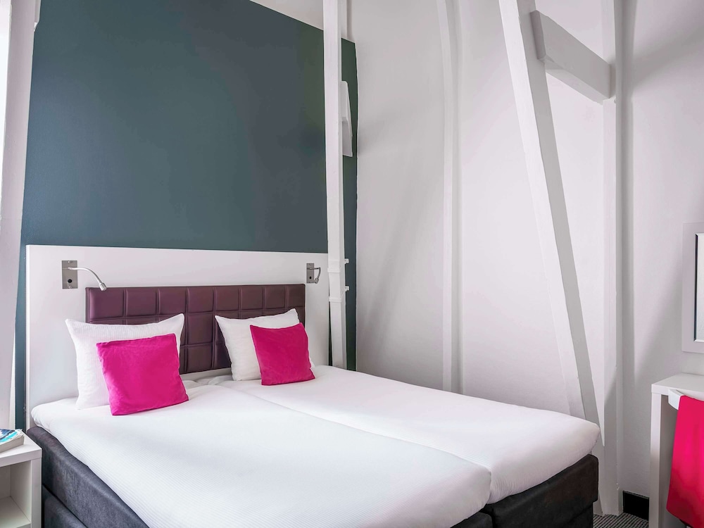 Hotel Ibis Styles Amsterdam Amstel 16/64