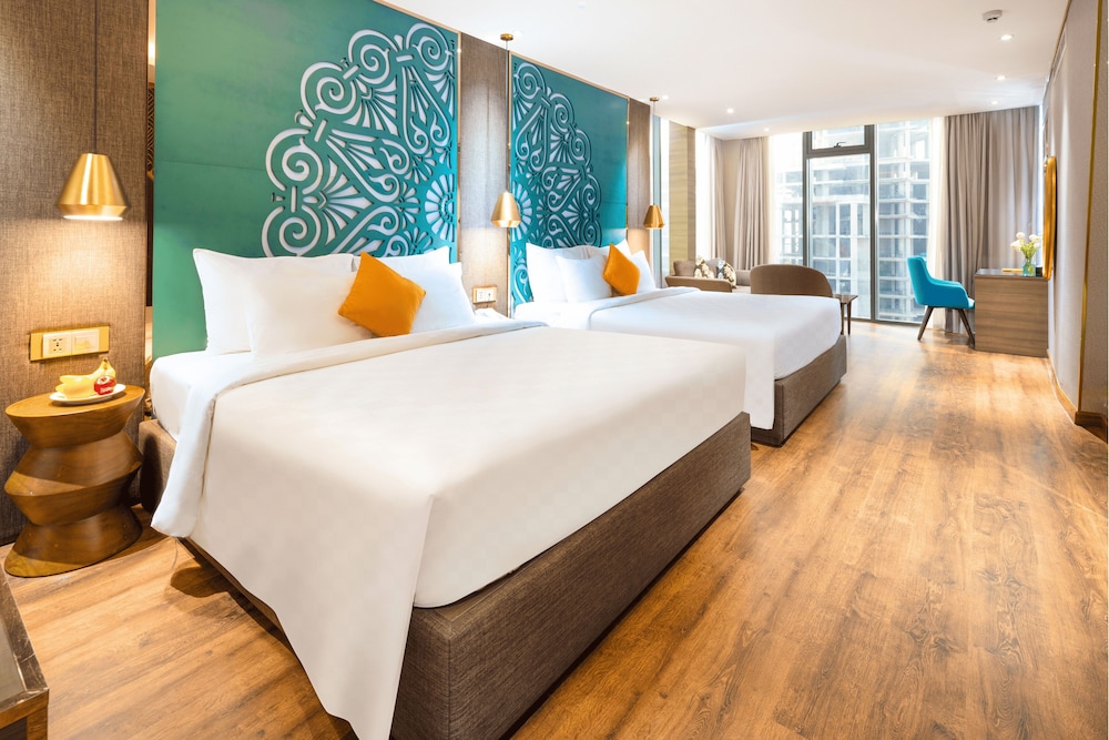 Noble, Suite, 2 King Beds, City View