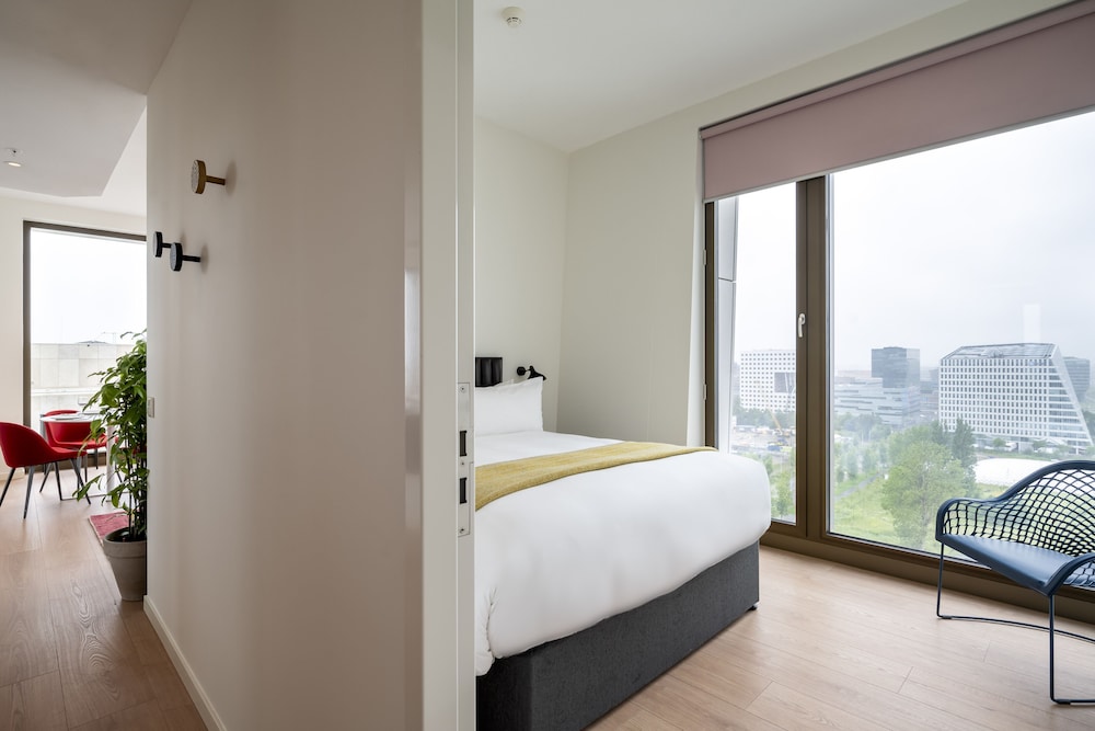 PREMIER SUITES PLUS Amsterdam 16/43