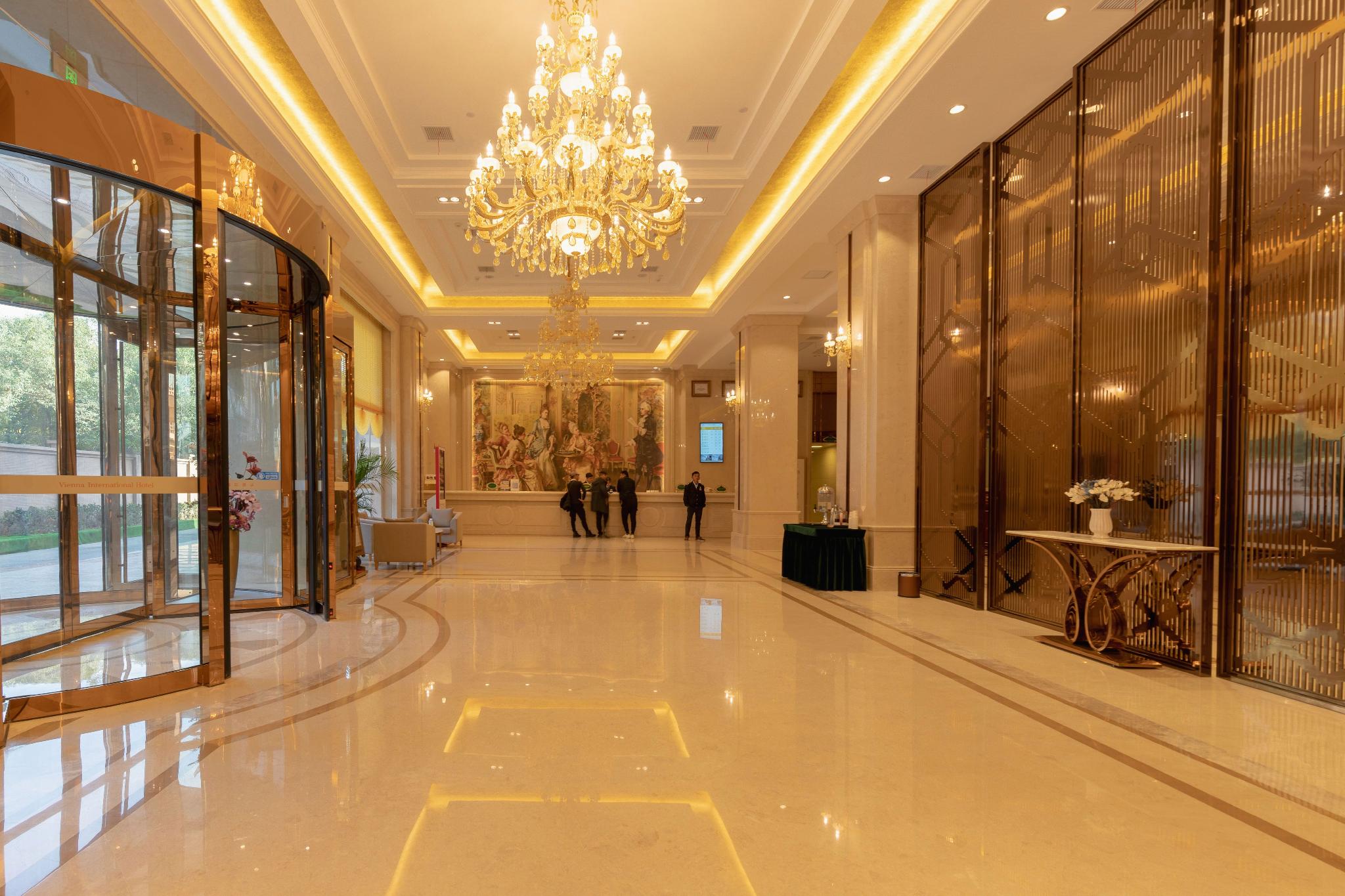 Vienna International Hotel (Wuhan Yangsi Port Yangtze River Bridge) 14/34