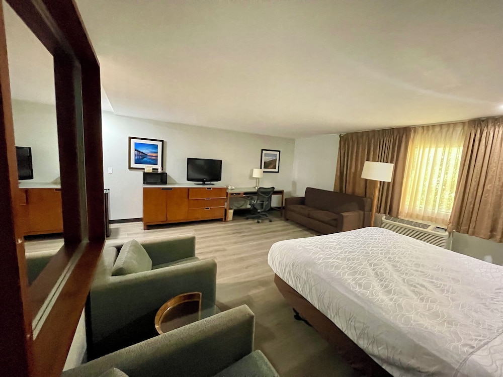 Portside Inn & Suites 22/58