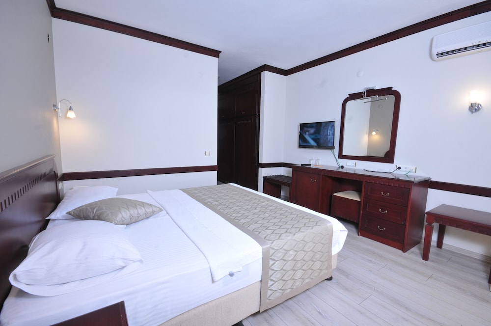 My Dream Hotel 22/70