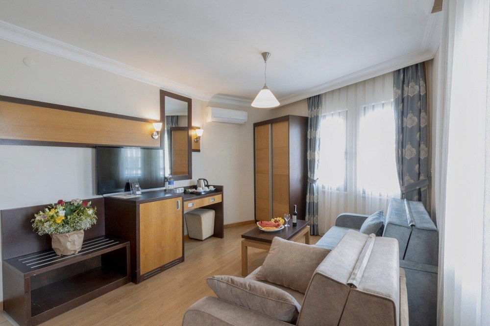 Kandelor Hotel 48/72