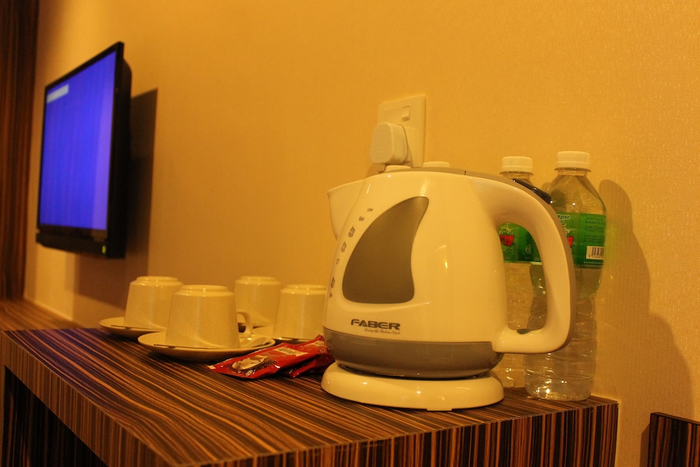 Clover Hotel 19/24