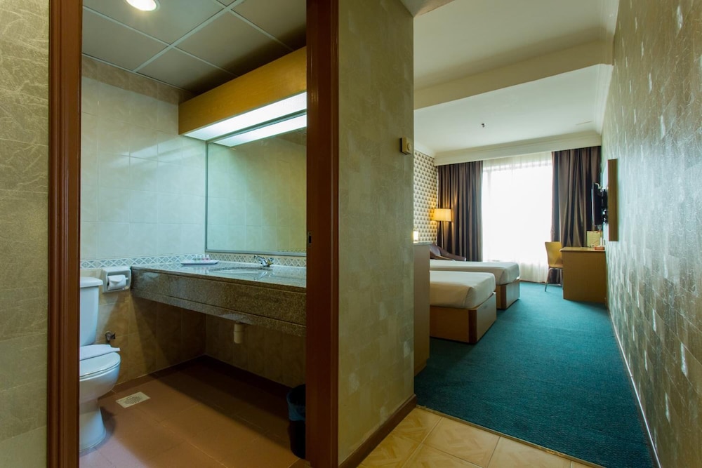 NEW YORK HOTEL 66/66