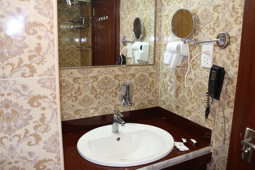 Mariana Hotel 45/50