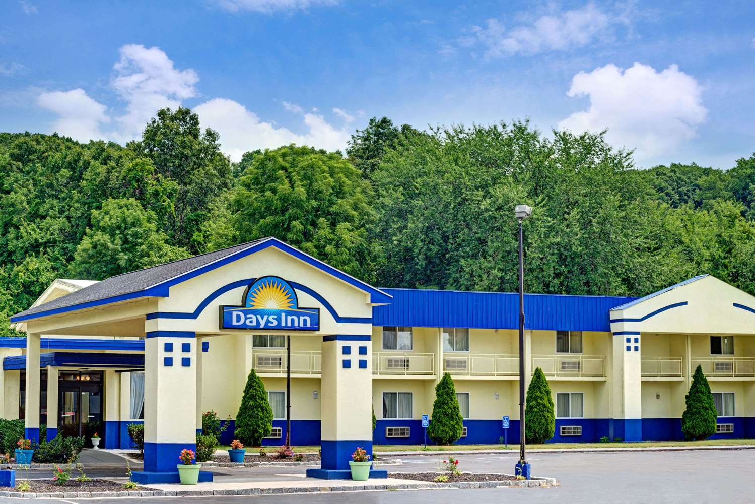 Days Inn by Wyndham Southington 3/25