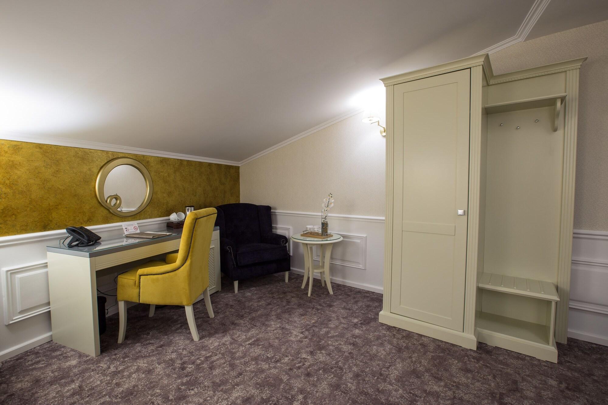 PENINSULA BOUTIQUE HOTEL 51/51