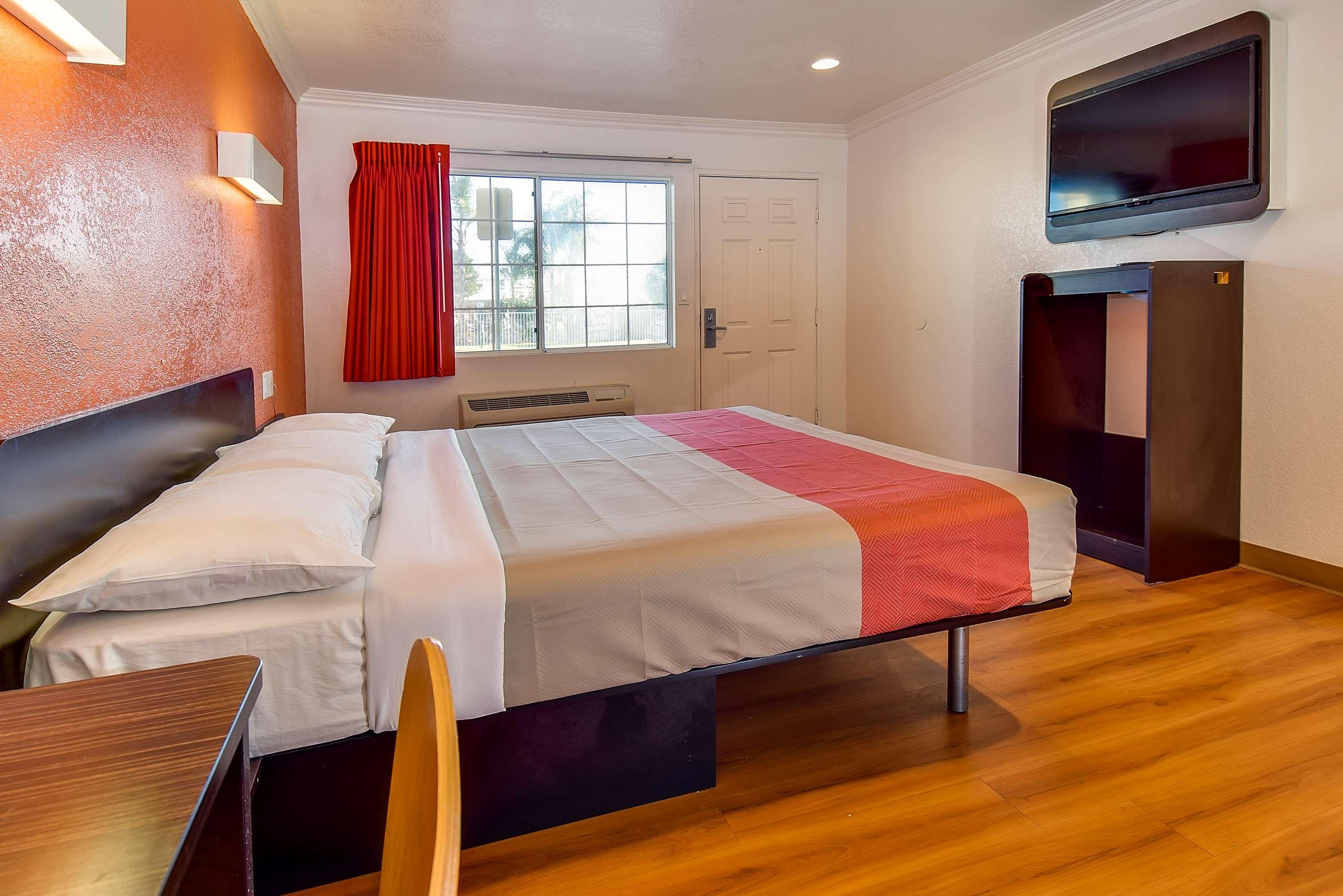 Motel6 Garden Grove, CA 12/40