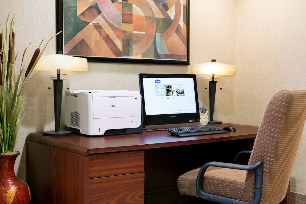 Hampton Inn Kansas City/Shawnee Mission 13/34