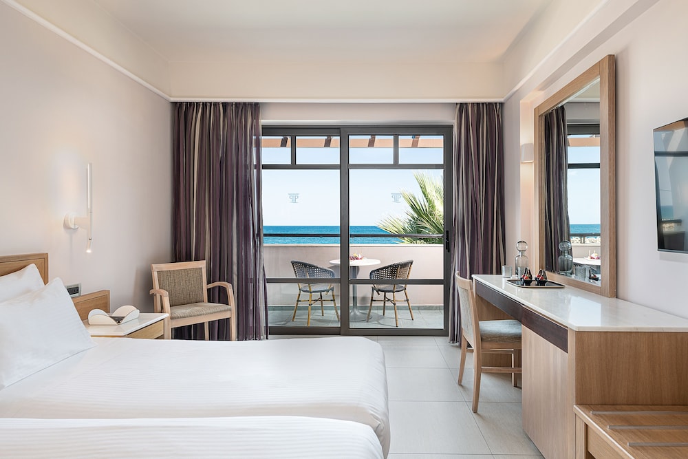 DOUBLE ROOM GARDEN VIEW OR POOL VIEW