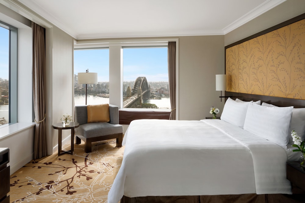 EXECUTIVE, SUITE, KING BED, SYDNEY HARBOUR VIEW, CLUB LOUNGE ACCESS, HIGH FLOOR
