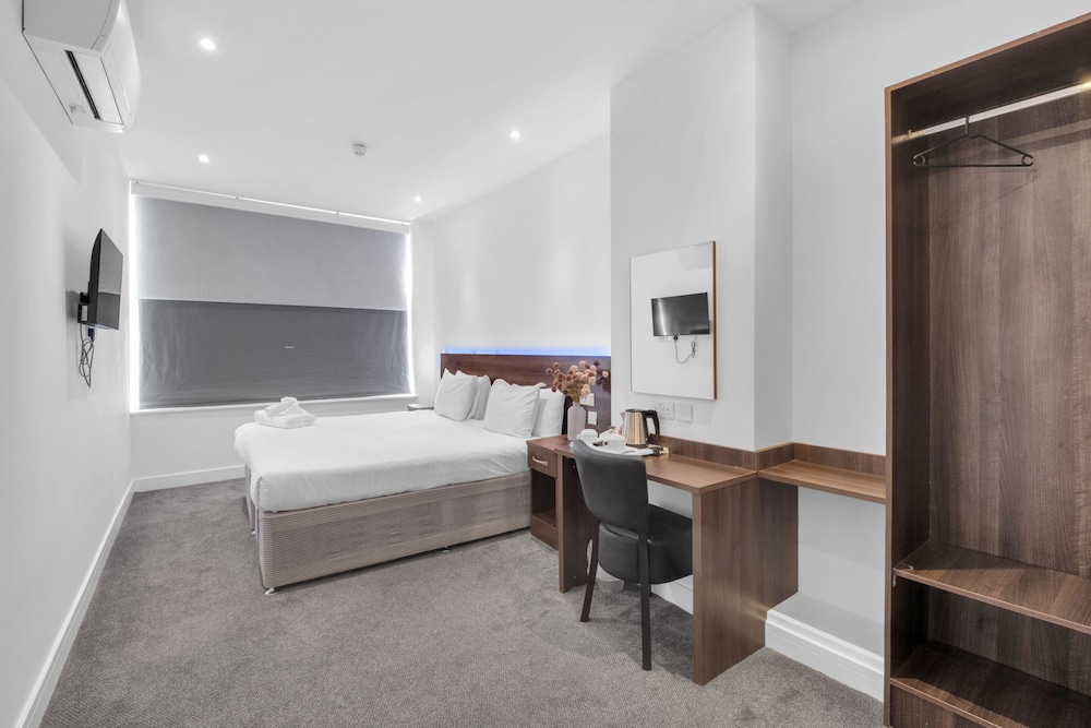 Signature Hotel London 33/50