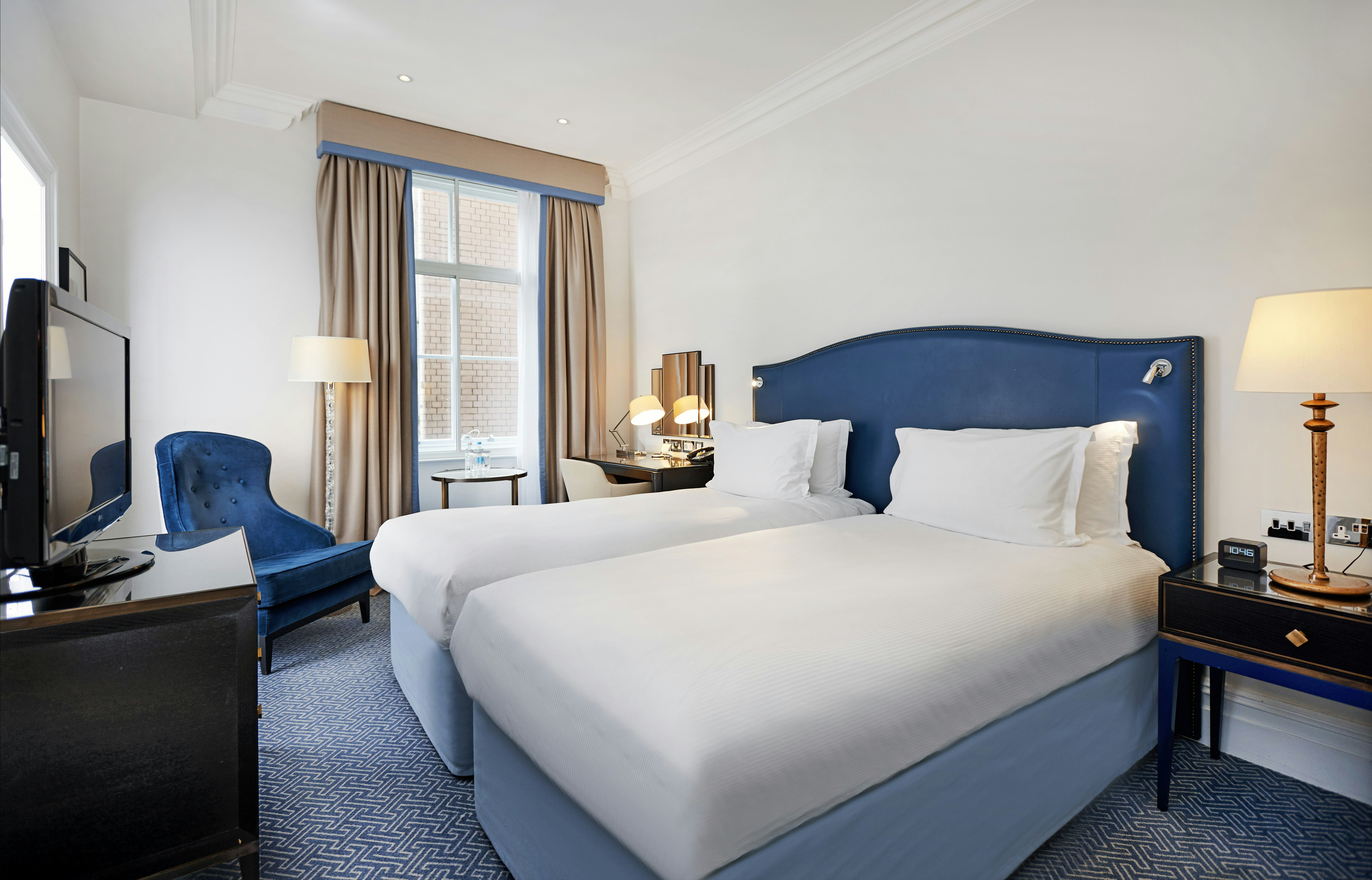 Deluxe, Twin beds