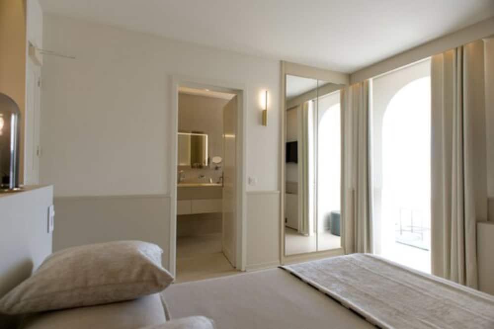 Hotel Genovese 29/70