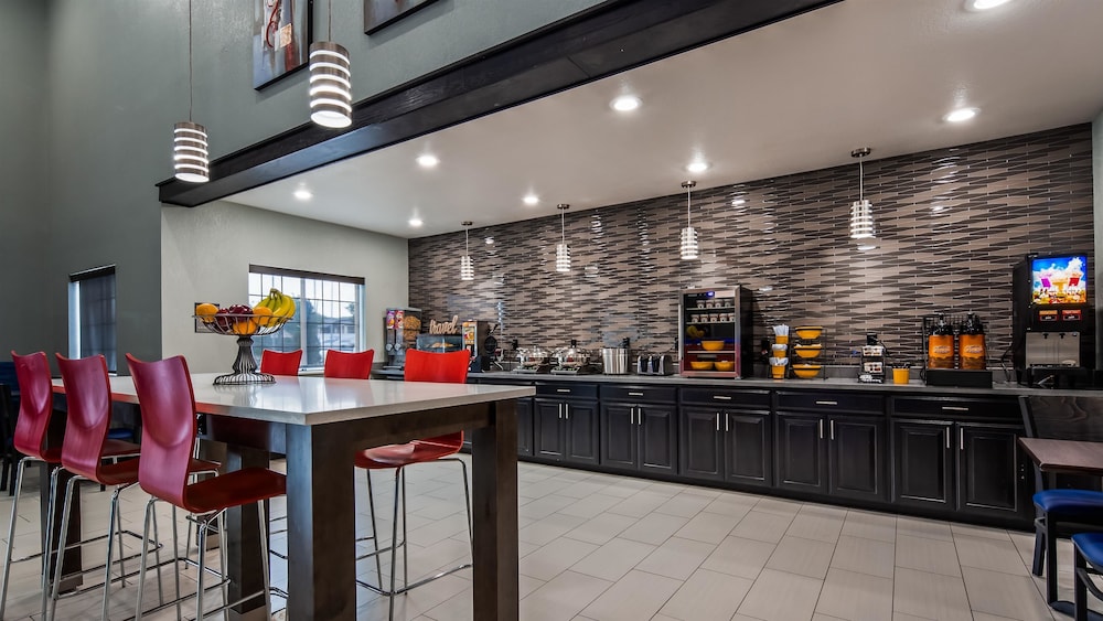 Best Western Atoka Inn And Suites 26/38
