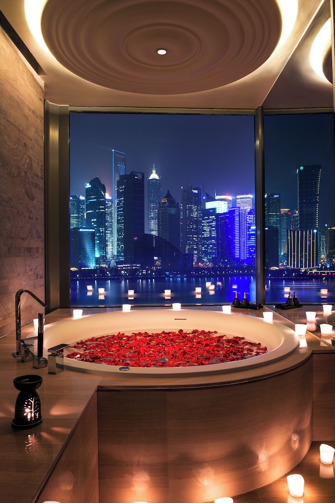 Bund Junior Suite