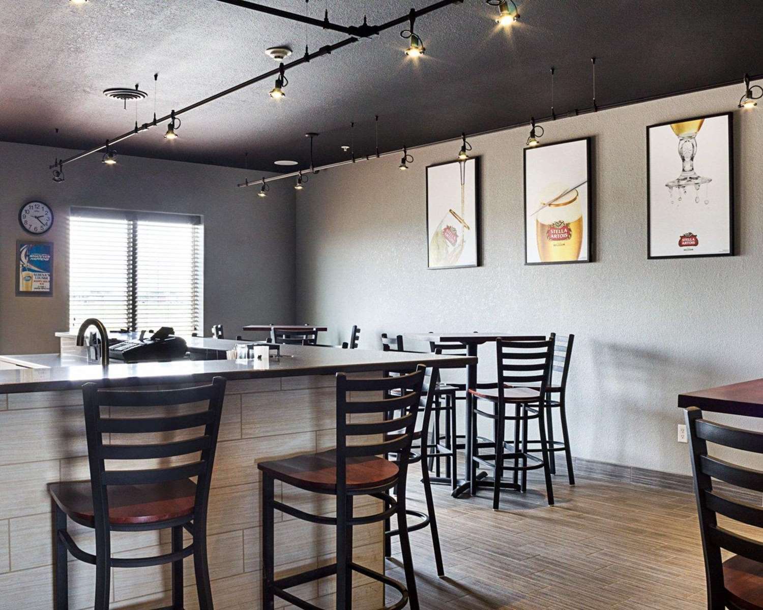 restaurant cafeteria