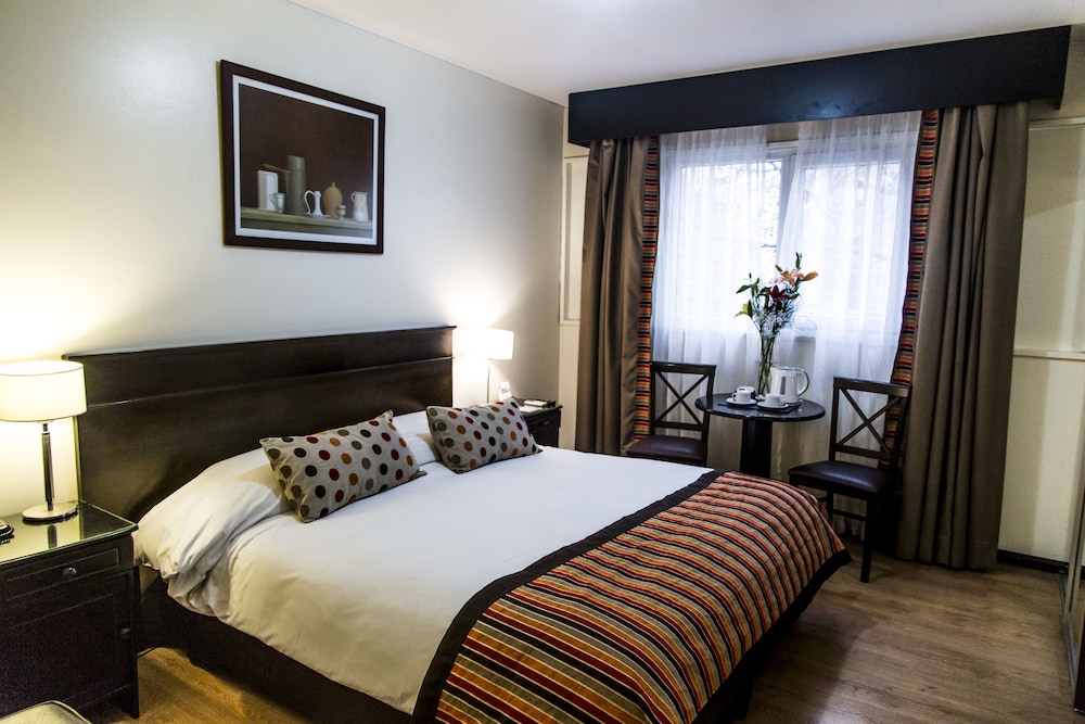 Mendoza Hotel 7/66