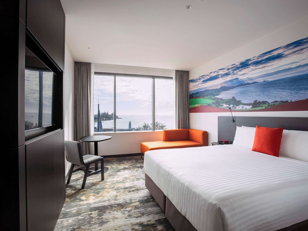 Novotel Devonport 15/50